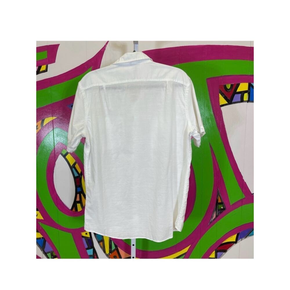 IZOD Saltwater, Relaxed Classics, White Short Sleeve Shirt. Size Large. - Picture 5 of 5